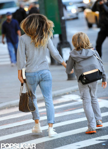 Sarah Jessica Parker Breaks From the Front Row For the School Run Sarah Jessica Parker Breaks From the Front Row For the School Run