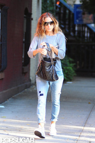 Sarah Jessica Parker Breaks From the Front Row For the School Run Sarah Jessica Parker Breaks From the Front Row For the School Run