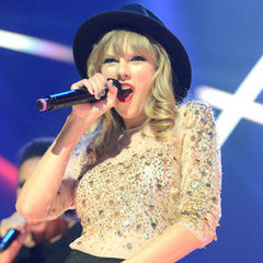 Taylor Swift at the iHeartRadio Music Festival | Pictures