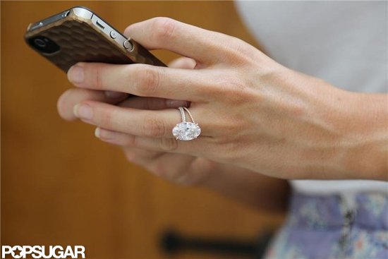 Blake Lively wore her oval engagement ring.
Source: Alex Gutierrez
Blake Lively wore her oval engagement ring.
Source: Alex Gutierrez