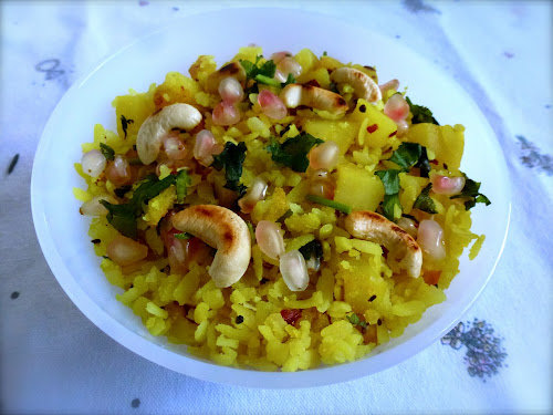 Flaked Rice & Potatoes (Bataka Pauva)