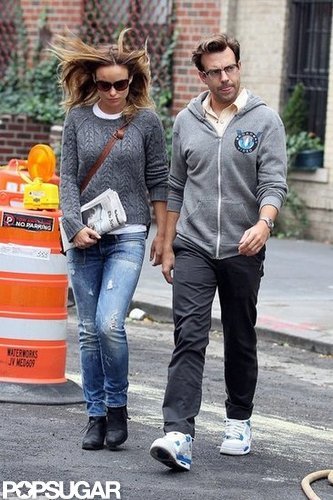 Olivia Wilde Shows PDA With Jason Sudeikis Before a Big Award Night Olivia Wilde Shows PDA With Jason Sudeikis Before a Big Award Night