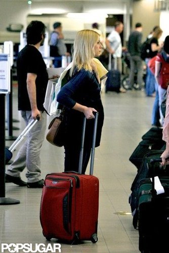 Claire Danes waited in line at LAX.
Claire Danes waited in line at LAX.