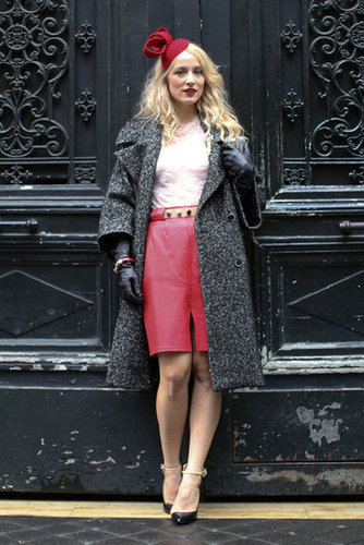 Leather the ladylike way, with a proper fascinator and a little lace.
Leather the ladylike way, with a proper fascinator and a little lace.