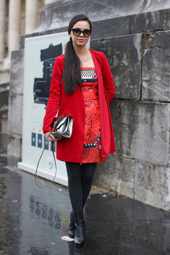 No lady-in-red clichés here, this styler mixed print and texture for a unique take.
No lady-in-red clichés here, this styler mixed print and texture for a unique take.