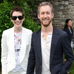 Anne Hathaway Marries Adam Shulman in Big Sur