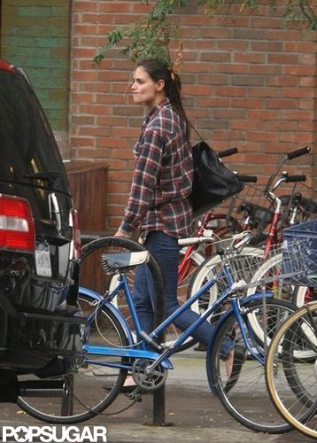 Katie Holmes was solo for a stroll in NYC.
Katie Holmes was solo for a stroll in NYC.