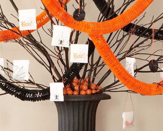 A Spooktacular Halloween Dessert Table A Spooktacular Halloween Dessert Table