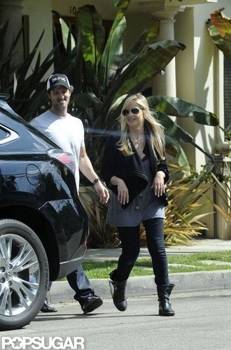 Sarah Michelle Gellar Rocks a Bright Smile and Fall Trends Sarah Michelle Gellar Rocks a Bright Smile and Fall Trends
