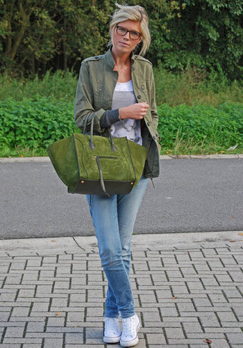 Play with tone on tone color schemes — we love the way this army jacket gets a complementary finish from her rich moss-green Celine tote.
Source: Lookbook.nu
Play with tone on tone color schemes — we love the way this army jacket gets a complementary finish from her rich moss-green Celine tote.
Source: Lookbook.nu