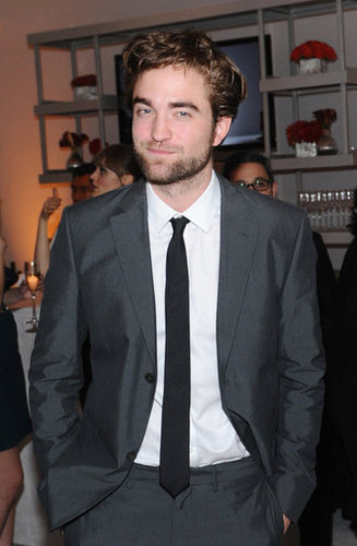 Robert Pattinson Attends Elle's Women in Hollywood Bash to Honor Uma Robert Pattinson Attends Elle's Women in Hollywood Bash to Honor Uma