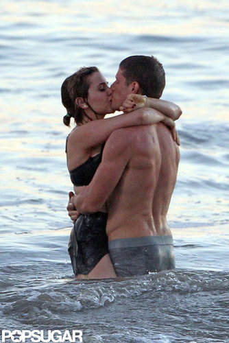 Parenthood's Mae Whitman Films a Sexy PDA Scene in Her Underwear Parenthood's Mae Whitman Films a Sexy PDA Scene in Her Underwear