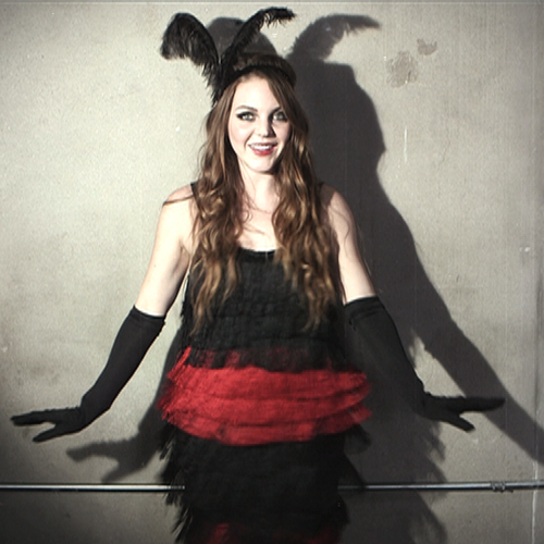 DIY: Channel the Roaring '20s With Your Own Flapper Halloween Costume
