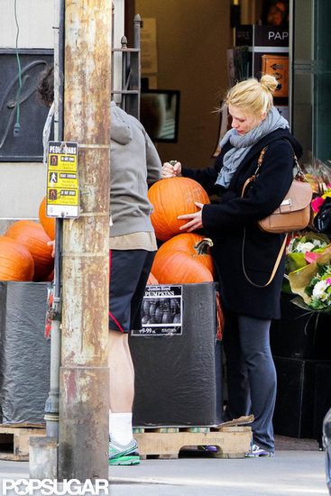Claire Danes went pumpkin shopping with husband Hugh Dancy in Toronto.
Claire Danes went pumpkin shopping with husband Hugh Dancy in Toronto.