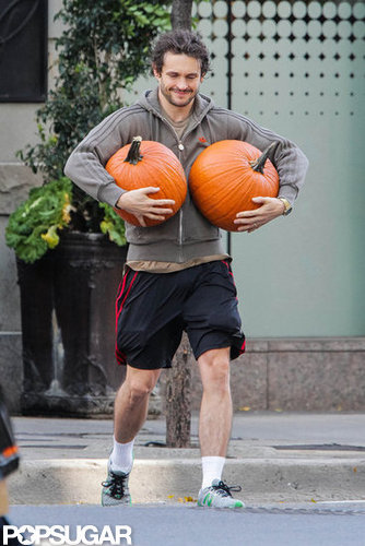 Hugh Dancy carried two large pumpkins in Toronto.
Hugh Dancy carried two large pumpkins in Toronto.