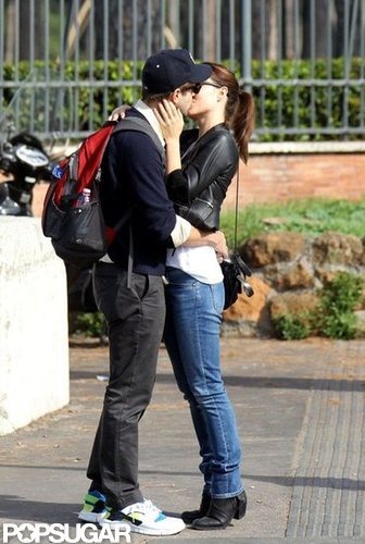 Olivia Wilde and Jason Sudeikis went in for a kiss in Rome.
Olivia Wilde and Jason Sudeikis went in for a kiss in Rome.