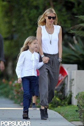 Gwyneth Does the School Run With Chris and the Kids Before Voting Gwyneth Does the School Run With Chris and the Kids Before Voting