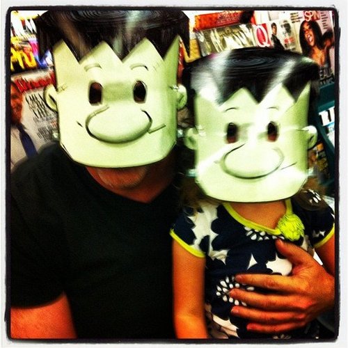 Angela Kinsey's husband, Warren Lieberstein, and daughter Isabel wore funny masks.
Source: Instagram user angelakinsey
Angela Kinsey's husband, Warren Lieberstein, and daughter Isabel wore funny masks.
Source: Instagram user angelakinsey