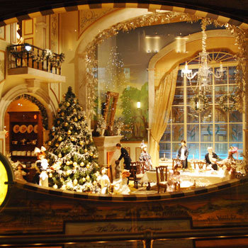 Lord & Taylor Will Be Open on Thanksgiving 2012