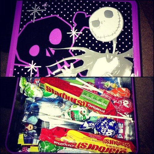 Kendall Jenner stocked up on candy for a flight to Australia.
Source: Instagram user kendalljenner
Kendall Jenner stocked up on candy for a flight to Australia.
Source: Instagram user kendalljenner