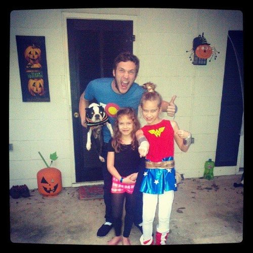 Phillip Phillips went trick-or-treating with his nieces.
Source: Instagram user phillphill
Phillip Phillips went trick-or-treating with his nieces.
Source: Instagram user phillphill