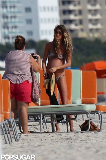 Pregnant Gisele Sports a Bikini and Enjoys Miami With Tom Brady! Pregnant Gisele Sports a Bikini and Enjoys Miami With Tom Brady!