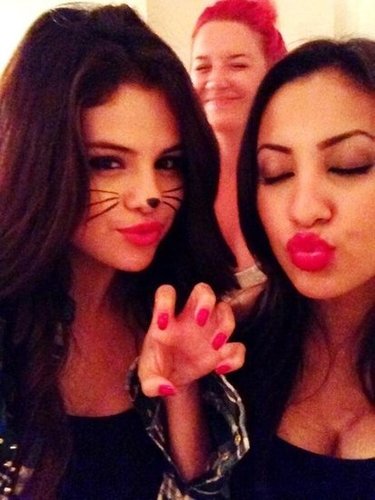 Selena Gomez got into character on Halloween.
Source: Twitter user selenagomez
Selena Gomez got into character on Halloween.
Source: Twitter user selenagomez