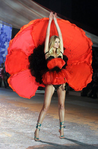 Revisit the 2012 Victoria's Secret Fashion Show! Revisit the 2012 Victoria's Secret Fashion Show!