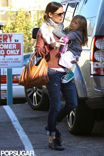 Jennifer Garner Gets Back to LA and Fun With Her Little Ones Jennifer Garner Gets Back to LA and Fun With Her Little Ones