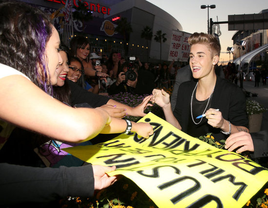 Justin Bieber Recovers From Breakup Drama to Attend the AMAs Justin Bieber Recovers From Breakup Drama to Attend the AMAs