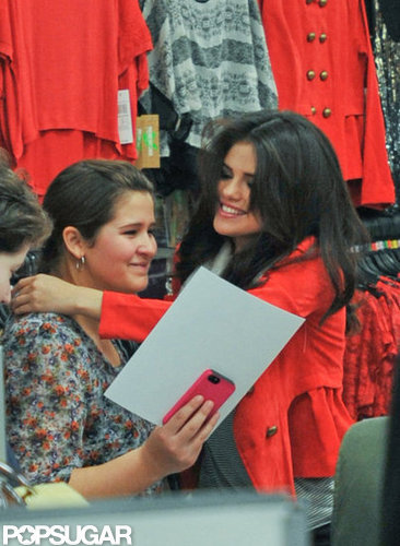 Selena Gomez hugged fans.
Selena Gomez hugged fans.