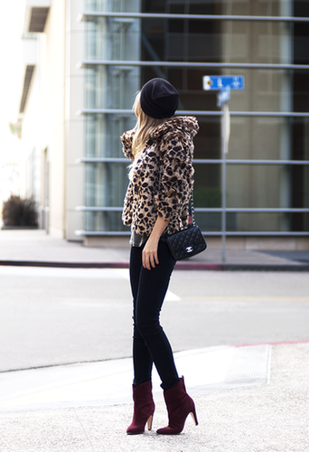See what a little leopard and burgundy can do for your look? This chic mix took a turn for the luxe, thanks to a supple animal-print coat and statement-making booties.
Source: Lookbook.nu
See what a little leopard and burgundy can do for your look? This chic mix took a turn for the luxe, thanks to a supple animal-print coat and statement-making booties.
Source: Lookbook.nu