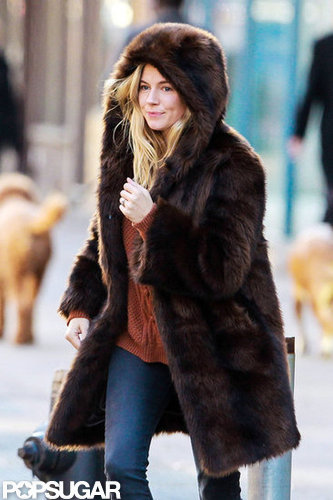 Sienna Miller Keeps Cozy in the Big Apple Sienna Miller Keeps Cozy in the Big Apple