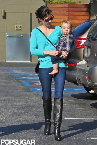 January Jones Steps Out With Xander and New Brunette Locks January Jones Steps Out With Xander and New Brunette Locks