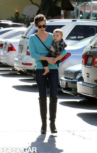 January Jones Steps Out With Xander and New Brunette Locks January Jones Steps Out With Xander and New Brunette Locks