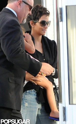 Halle Berry wore a black blazer to accompany Nahla Aubry to the Yo Gabba Gabba show.
Halle Berry wore a black blazer to accompany Nahla Aubry to the Yo Gabba Gabba show.