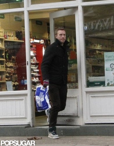 Gwyneth Paltrow Returns Home to Chris Martin in London Gwyneth Paltrow Returns Home to Chris Martin in London