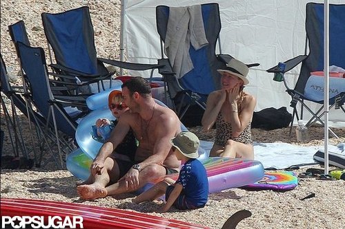 Naomi Splashes Around in a Bikini With Shirtless Liev Schreiber & Sons Naomi Splashes Around in a Bikini With Shirtless Liev Schreiber & Sons