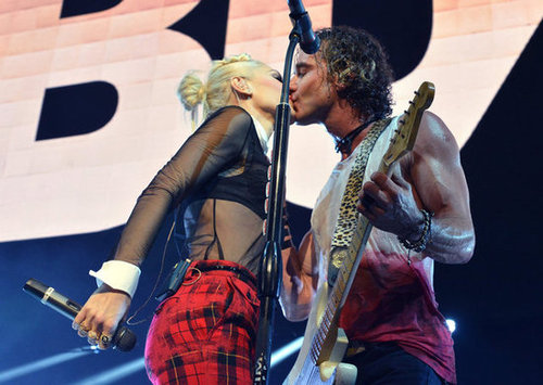 Gwen and Gavin Wrap Up a Surprise Show and a Family Weekend With a Kiss Gwen and Gavin Wrap Up a Surprise Show and a Family Weekend With a Kiss