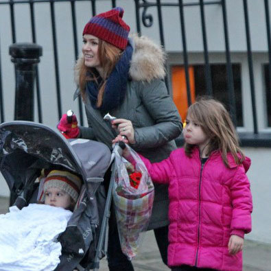 Isla Fisher Took Olive and Elula For a Walk in London