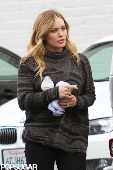 Hilary Duff got out of her car to run errands in LA.
Hilary Duff got out of her car to run errands in LA.