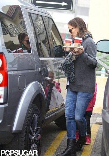 Jennifer Garner helped Seraphina Affleck into the car.
Jennifer Garner helped Seraphina Affleck into the car.