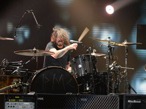 Paul and Nirvana Play the 12/12/12 Show With Kanye, Chris, and More Stars Paul and Nirvana Play the 12/12/12 Show With Kanye, Chris, and More Stars