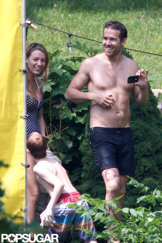 Ryan Reynolds showed off his toned abs while spending the Fourth of July with Blake Lively in New York.
Ryan Reynolds showed off his toned abs while spending the Fourth of July with Blake Lively in New York.