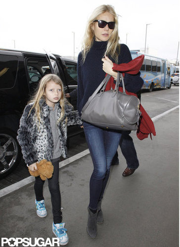 Gwyneth and Chris Bring the Kids to NYC For New Year's With Jay-Z Gwyneth and Chris Bring the Kids to NYC For New Year's With Jay-Z