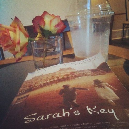 Instagram user ladouleurexquise7 had a perfect setup with flowers, coffee, and Sarah's Key.
Instagram user ladouleurexquise7 had a perfect setup with flowers, coffee, and Sarah's Key.