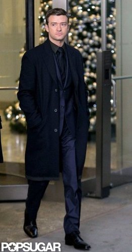 Justin Timberlake wore a long coat.
Justin Timberlake wore a long coat.