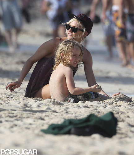 Ashlee Simpson sat in the sun with Bronx Wentz.
Ashlee Simpson sat in the sun with Bronx Wentz.