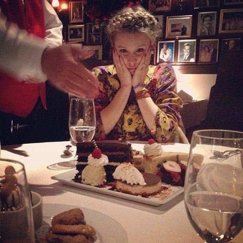 Mom-to-be Kristen Bell couldn't believe her eyes upon seeing a dessert plate.
Source: Instagram user rejectedjokes
Mom-to-be Kristen Bell couldn't believe her eyes upon seeing a dessert plate.
Source: Instagram user rejectedjokes