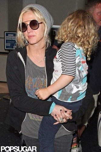 Ashlee Simpson and Bronx Wentz landed in LAX.
Ashlee Simpson and Bronx Wentz landed in LAX.